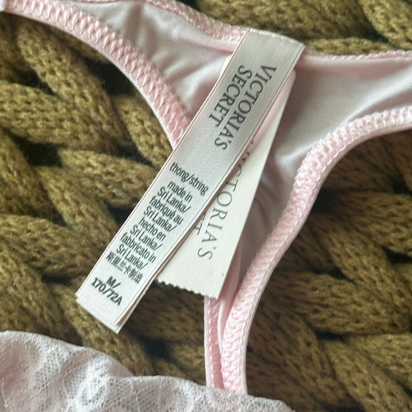 NWT Victoria secret thongs - Picture 4 of 4